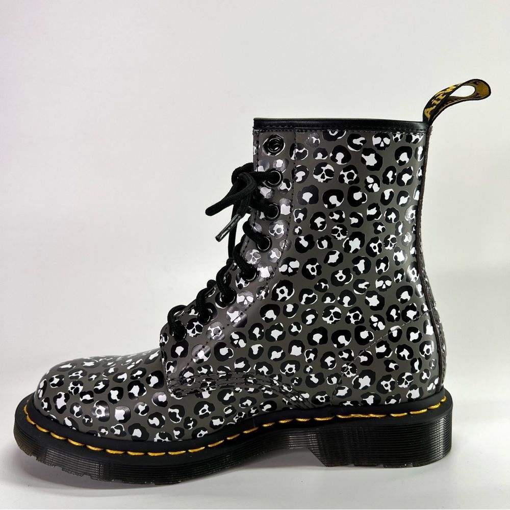 Dr. Martens Combat Boots 1460 Leopard Smooth Leather Lace Up 7 US/5UK - Picture 10 of 14